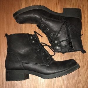 Black soft ankle combat boots